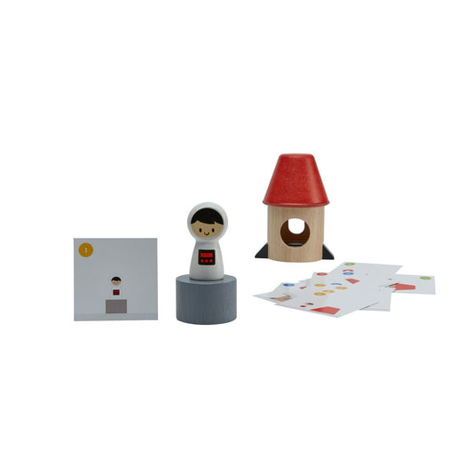 Spatial Rocket Construction with Activity Cards