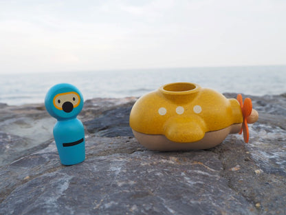 Submarine bath toy